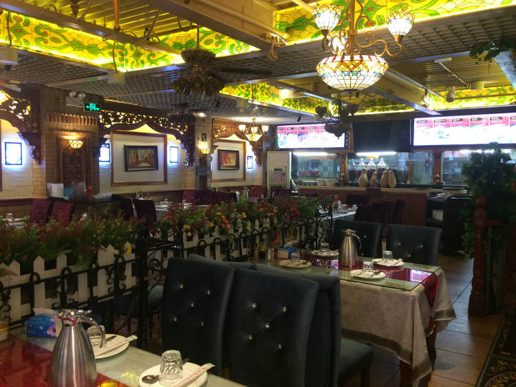 努爾博斯坦茶餐廳