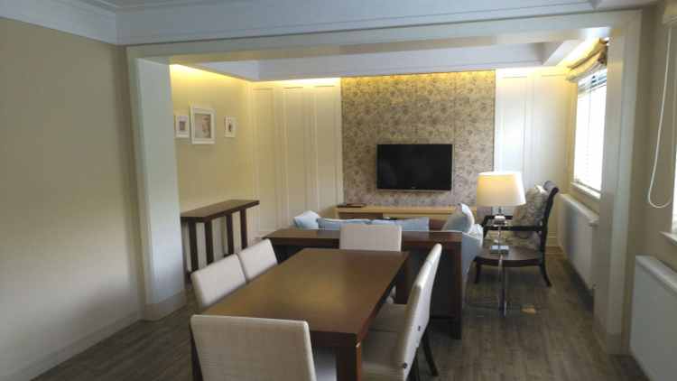 知愛母嬰專護(hù)中心(新華路店)