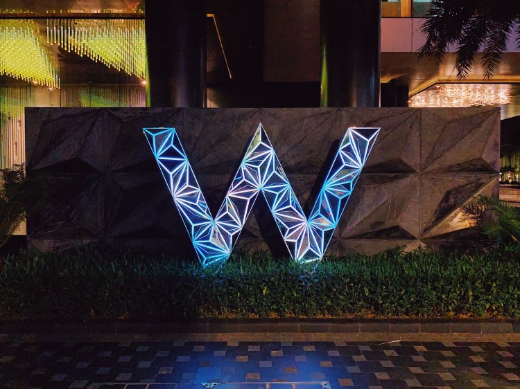 廣州W經(jīng)典KTV夜總會