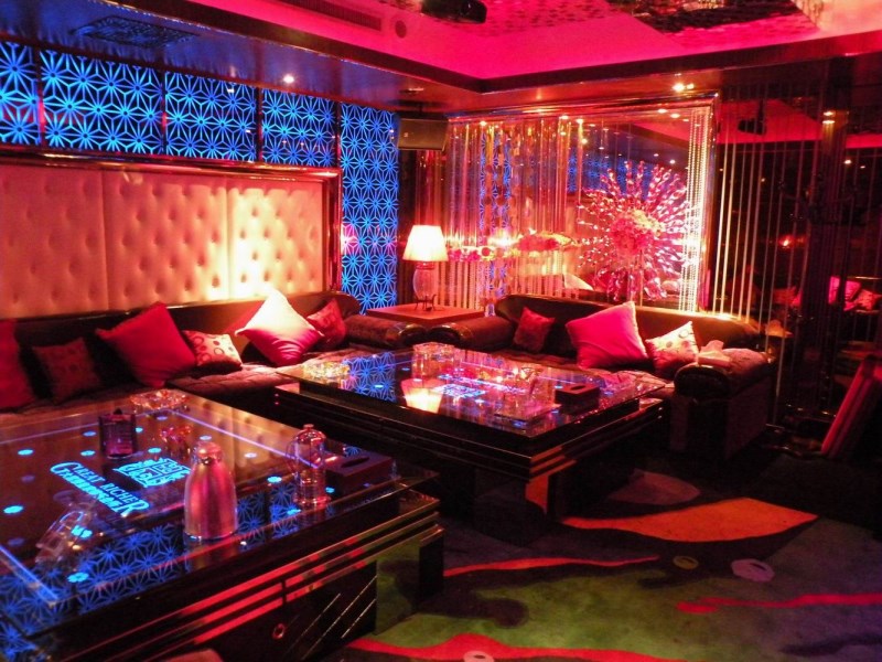 青島市北商務(wù)KTV預(yù)定電話-青島市北高端商務(wù)KTV訂房電話