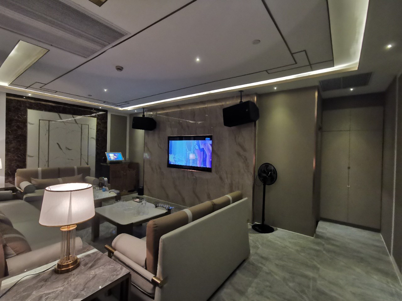 宜春8號公館夜總會KTV聯(lián)系電話性價比高的夜總會KTV